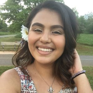 Meet your Posher, Claudia ✨